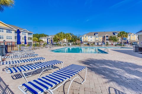 Beach Shuttle & Pool: North Myrtle Beach Condo! Apartment in North Myrtle Beach