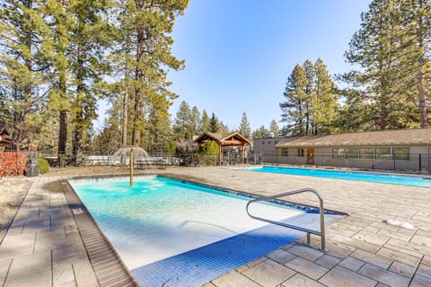 Hike, Ski & Golf: Bend Condo at Seventh Mtn Resort Apartment in Deschutes River Woods
