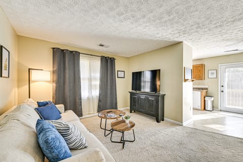 Family Home w/ Ping-Pong & Fire Pit in Lexington House in Lexington