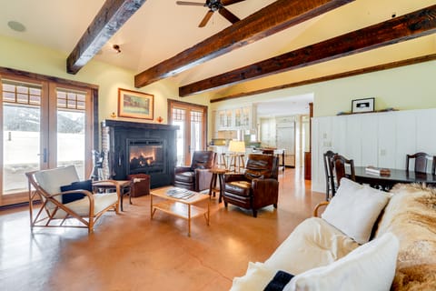 'The Barn at Dancing Deer Ranch' in Bedford House in Wyoming