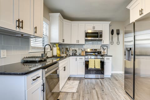 World Cup HQ in Piedmont Heights, 2 Mi to Midtown! Apartment in Buckhead