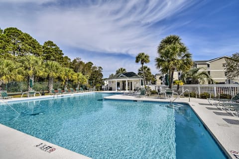 Golf, Swim & Explore: Sunset Beach Family Condo! Apartment in Sunset Beach