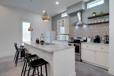 Near Lake Travis & Marina: Modern Austin Getaway! House in Lake Austin