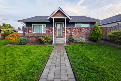 Family-Friendly Cottage w/ Playground in Centralia Cottage in Washington