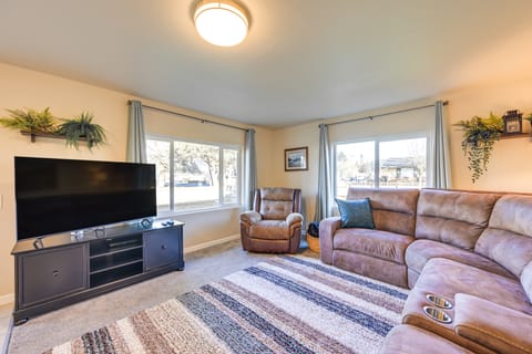 Family-Friendly Cottage w/ Playground in Centralia Cottage in Washington