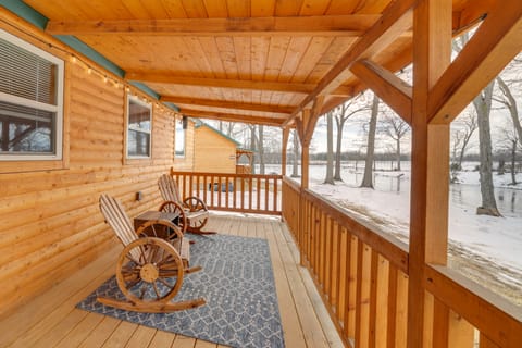 28 Mi to Downtown Louisville: Serene Farm Getaway House in Indiana