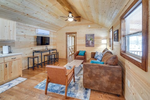 Horse Farm Retreat w/ Pond View Near Louisville House in Indiana