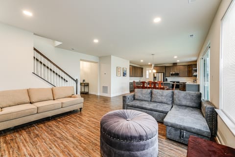 8 Mi to Bethany Beach: Delaware Family Home House in Sussex County