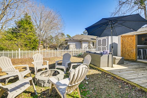 1 Mi to Broadway at the Beach: Home w/ Large Yard! House in Carolina Forest