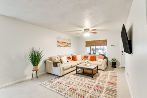 5 Mi to Museum of the Great Plains: Home w/ Patio House in Lawton