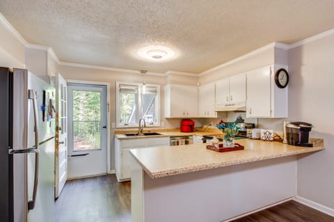 Easy Access to I-77 & I-20: Columbia Duplex! Apartment in Dentsville