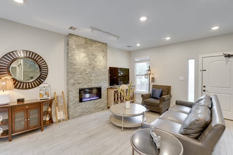 Pets Welcome: Home w/ Deck & Patio in Hockley! House in Cypress