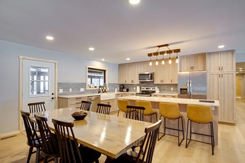 Snowmobile & Enjoy Eagle River! ‘Southside Lodge’ House in Wisconsin