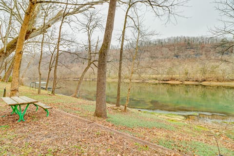 Premier Trout Fishing: Scenic White River Cabin House in Arkansas