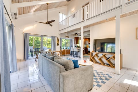 1 Mi to Dtwn: Dreamy Kailua-Kona Home w/ Balconies House in Komohana Kai