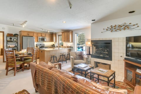 2 Mi to Sun Valley Resort: Walkable Condo! Apartment in Ketchum