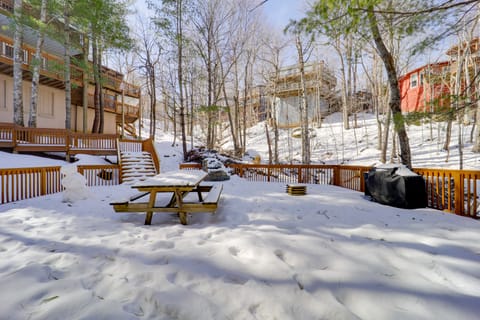 < 1 Mi to Beech Mtn! All-Season Outdoor Retreat Apartment in Beech Mountain