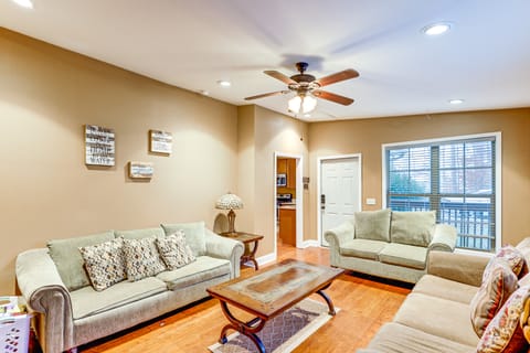 Oconee Lake House w/ Private Dock House in Lake Sinclair