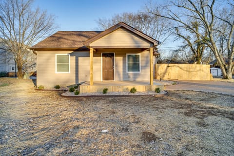 Home 14 Mi to Highpoint Health w/ Fenced Yard! House in Hendersonville