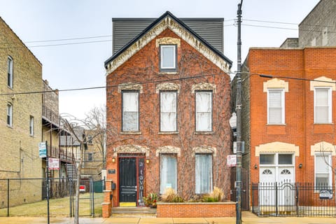 5 Mi to Dtwn: Ukrainian Village Apartment! Apartment in Chicago