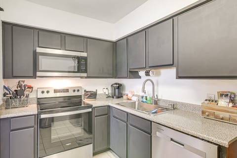 < 1 Mi to Beach: Galveston Condo w/ Fenced Patio Apartment in Galveston Island