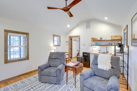 Walk to Appalachian Trail: Mtn-View Cabin, Unit 1 House in Hot Springs