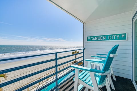 Pool & Beach Access: Scenic Murrells Inlet Condo! Apartment in Garden City