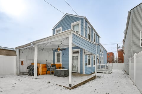 Family-Friendly Louisville Gem: Prime Location! House in Louisville