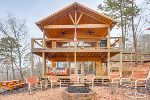 Cabin on Beaver Lake w/ Views & Furnished Deck! House in Arkansas