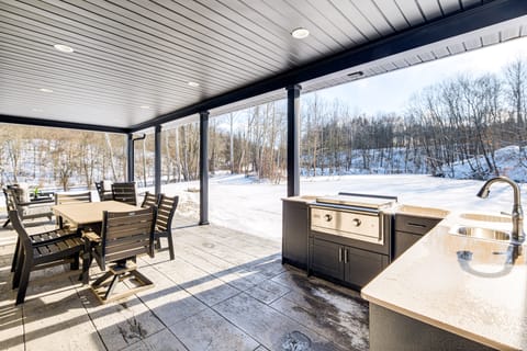 Family Retreat w/ Fire Pit & Yard in Mineral City House in Ohio