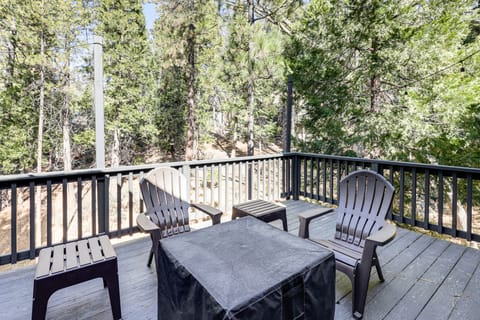 Swim, Hike, Ski & Unwind: Lake Arrowhead Retreat! House in Lake Arrowhead