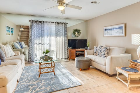 Walk to Beach: PCB Gem w/ Community Pool Access! Apartment in Lower Grand Lagoon