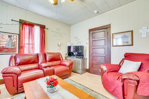 Steps to Root River: Home w/ Large Yard! House in Wisconsin