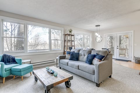 Fire Pit & Mountain Views: Waynesville Retreat! House in Maggie Valley