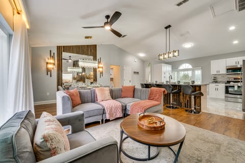 9 Mi to Disney: Themed Rooms & Private Pool! House in Four Corners