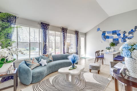 Swim & Unwind: Pet-Friendly Home in Spring! House in Spring