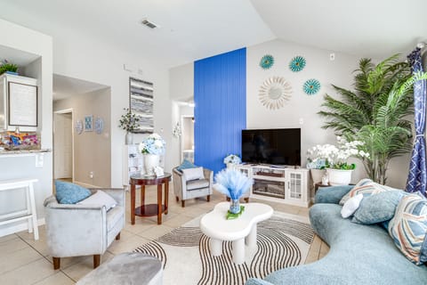 Swim & Unwind: Pet-Friendly Home in Spring! House in Spring