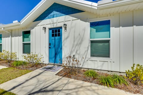 1 Mi to Beach: Dog-Friendly PCB Home w/ Backyard! House in Upper Grand Lagoon