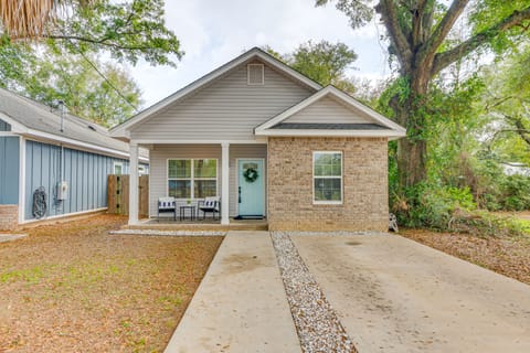 1 Mi to Dtwn: Pet-Friendly Pensacola Getaway! House in Pensacola
