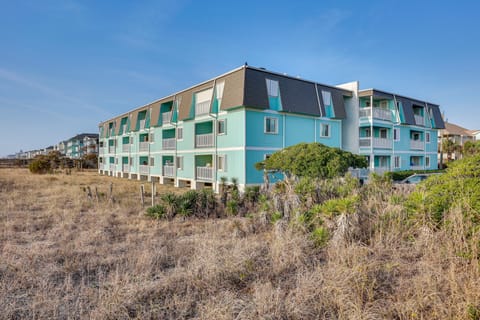 Balcony w/ Ocean Views: Carolina Beach Condo! Apartment in Carolina Beach