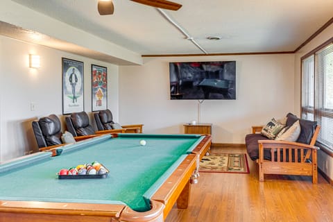 Spacious Mtn-View Home w/ EV Charger in Gatlinburg House in Pittman Center