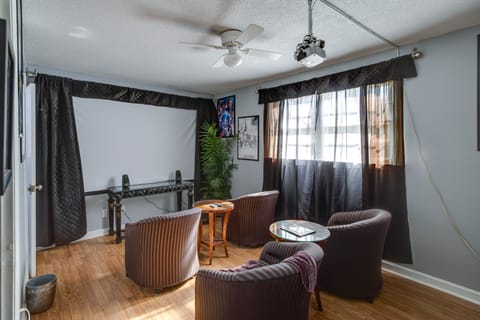 2 Mi to Downtown Columbia: Home w/ Theater Room! House in West Columbia