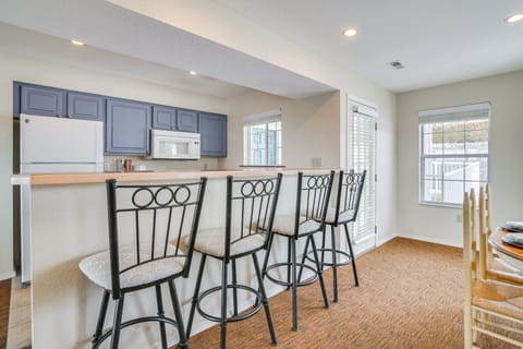 Resort Hot Tub Access! Table Rock Lake Condo Apartment in Table Rock Lake