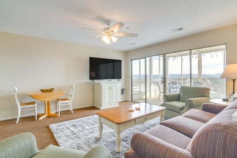 Resort Hot Tub Access! Table Rock Lake Condo Apartment in Table Rock Lake