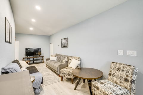 Pasture & Pond Views: Lovely Lutz Apartment Apartment in Tampa