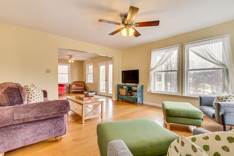 Family Home w/ Game Room & Decks in Etlan! House in Shenandoah Valley