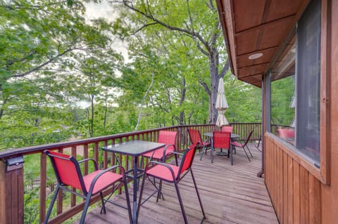 Dock & Beach Access: Scenic Lake Ossipee Cabin! House in Freedom