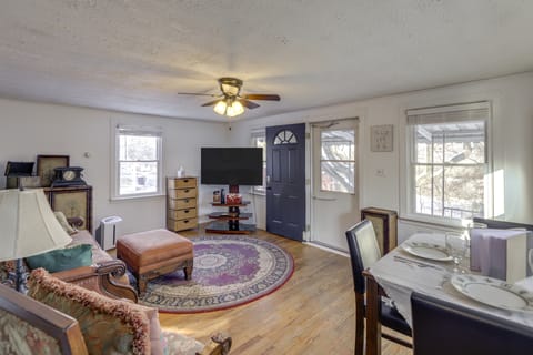 3 Mi to Englewood Dam: Pet-Friendly Home w/ Yard! House in Dayton