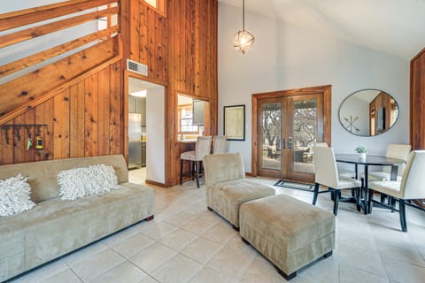 Serene Family Cottage w/ Deck & BBQ Cottage in Lake Travis