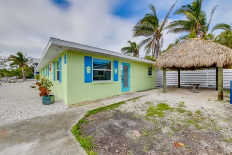 Fish, Swim & Unwind: Anna Maria Apt Steps to Beach Apartment in Anna Maria Island